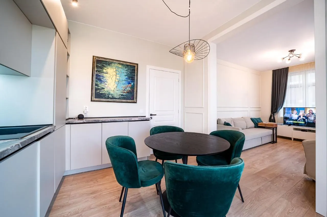 Smart Central Apartment Varna